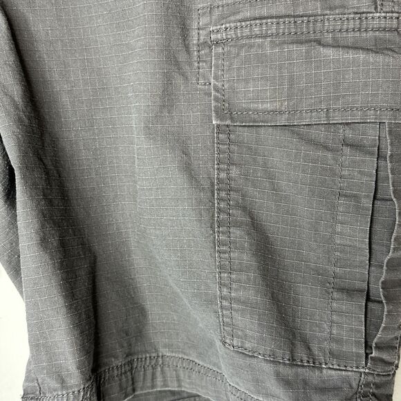 DKNY Cargo Shorts Dark Gray Solid Pockets Cotton Flat Sz 36 Inseam 9.5" - Picture 3 of 7